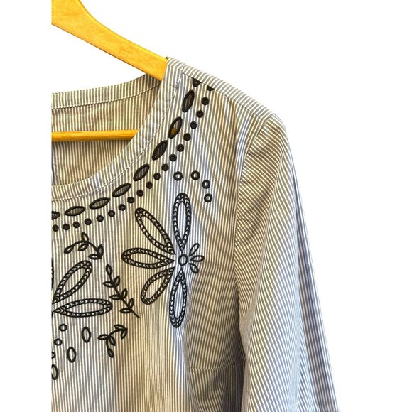 Talbots Blue Striped Embroidered Floral Bell Sleeve Top Size XL Preppy Relaxed - Picture 5 of 7